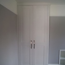 Oak lined wardrobe1.jpg